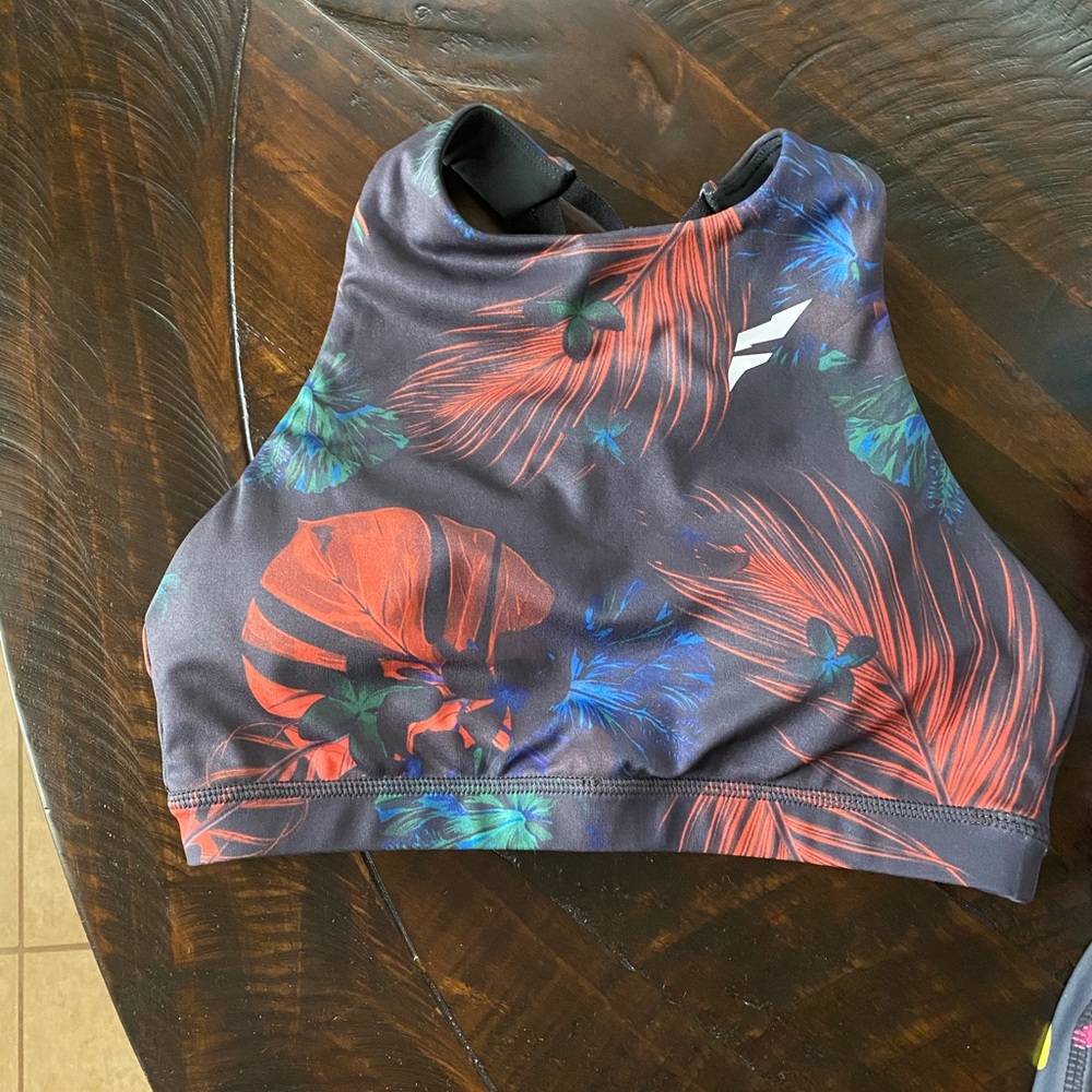 Flag nor fail sports bra